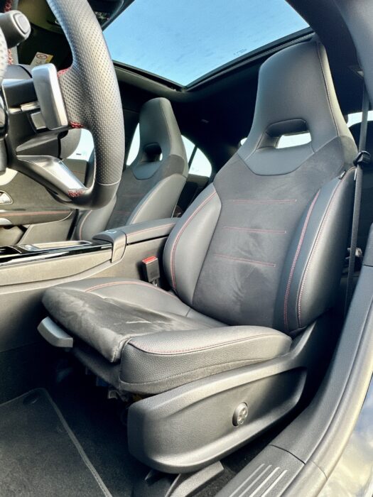 MERCEDES-BENZ CLA 200 2024 completo