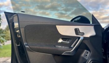 MERCEDES-BENZ CLA 200 2024 completo