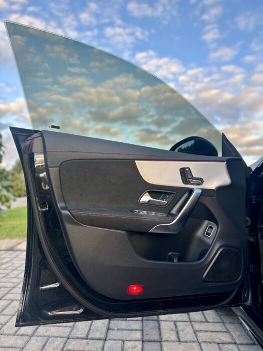 MERCEDES-BENZ CLA 200 2024 completo