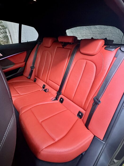 BMW M135 2021 completo