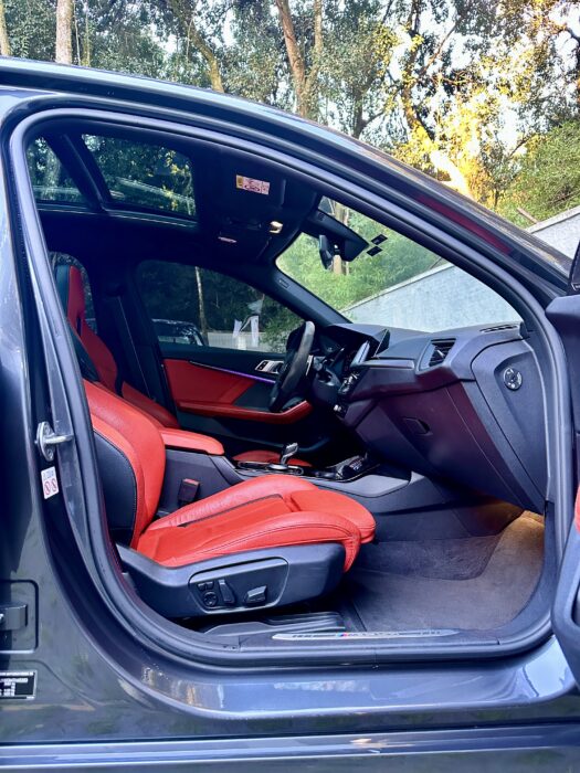 BMW M135 2021 completo