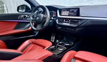 BMW M135 2021 completo