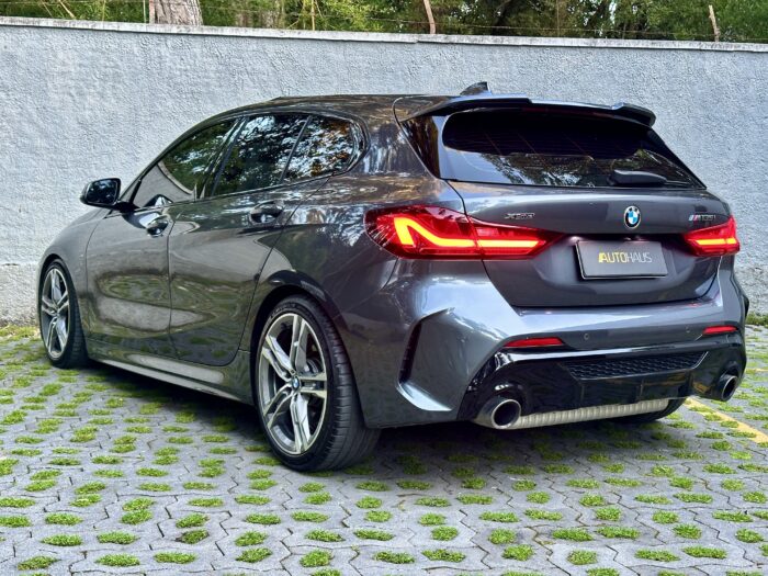 BMW M135 2021 completo